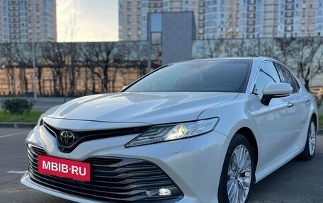 Toyota Camry, 2019 год, 3 350 000 рублей, 1 фотография
