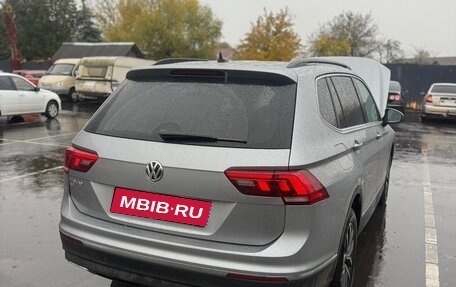 Volkswagen Tiguan II, 2021 год, 2 800 000 рублей, 3 фотография