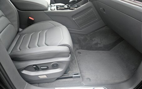 Volkswagen Touareg III, 2025 год, 8 400 000 рублей, 15 фотография