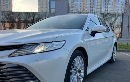 Toyota Camry, 2019 год, 3 350 000 рублей, 2 фотография