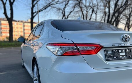 Toyota Camry, 2019 год, 3 350 000 рублей, 7 фотография