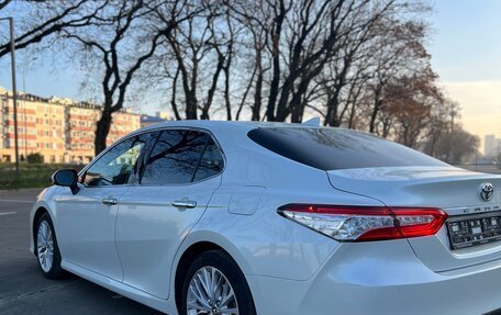 Toyota Camry, 2019 год, 3 350 000 рублей, 5 фотография