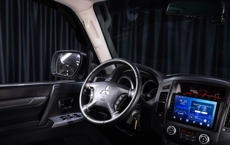 Mitsubishi Pajero IV, 2013 год, 1 999 000 рублей, 10 фотография