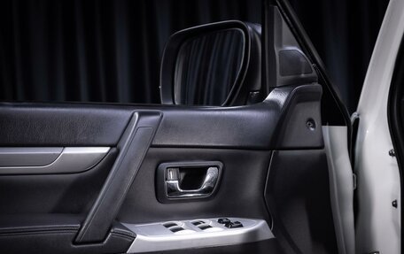 Mitsubishi Pajero IV, 2013 год, 1 999 000 рублей, 22 фотография