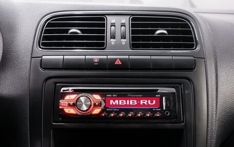 Volkswagen Polo VI (EU Market), 2012 год, 750 000 рублей, 18 фотография