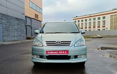 Toyota Ipsum II, 2002 год, 1 028 000 рублей, 2 фотография
