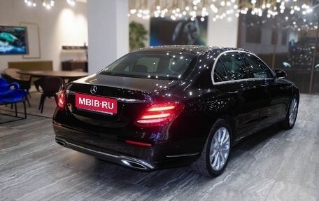 Mercedes-Benz E-Класс, 2016 год, 3 290 000 рублей, 2 фотография