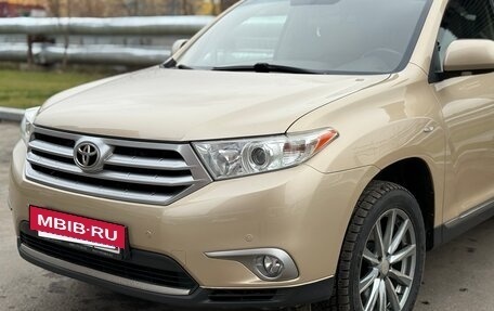 Toyota Highlander III, 2010 год, 1 620 000 рублей, 7 фотография