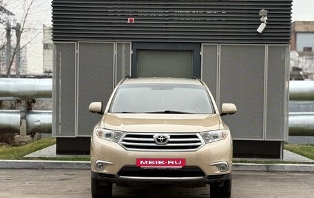 Toyota Highlander III, 2010 год, 1 620 000 рублей, 2 фотография