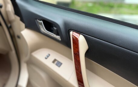 Toyota Highlander III, 2010 год, 1 620 000 рублей, 23 фотография