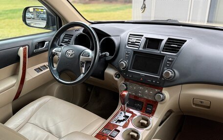 Toyota Highlander III, 2010 год, 1 620 000 рублей, 26 фотография