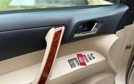 Toyota Highlander III, 2010 год, 1 620 000 рублей, 27 фотография