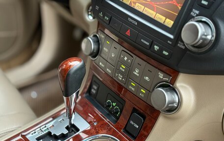 Toyota Highlander III, 2010 год, 1 620 000 рублей, 35 фотография