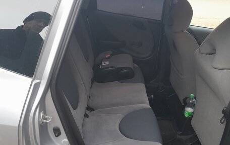 Honda Fit III, 2004 год, 400 000 рублей, 2 фотография