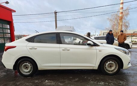 Hyundai Solaris II рестайлинг, 2017 год, 1 190 000 рублей, 4 фотография