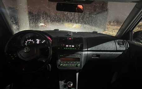 Skoda Fabia II, 2011 год, 600 000 рублей, 7 фотография