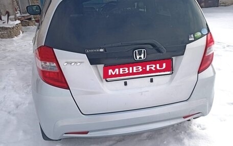 Honda Fit III, 2010 год, 745 000 рублей, 2 фотография