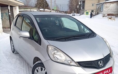 Honda Fit III, 2010 год, 745 000 рублей, 3 фотография