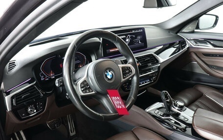 BMW 5 серия, 2020 год, 5 999 000 рублей, 12 фотография