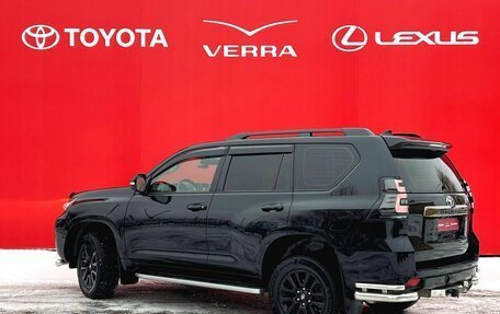 Toyota Land Cruiser Prado 150 рестайлинг 2, 2021 год, 7 700 000 рублей, 3 фотография