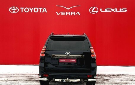 Toyota Land Cruiser Prado 150 рестайлинг 2, 2021 год, 7 700 000 рублей, 7 фотография