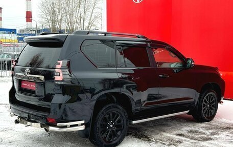 Toyota Land Cruiser Prado 150 рестайлинг 2, 2021 год, 7 700 000 рублей, 8 фотография