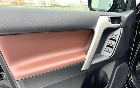 Toyota Land Cruiser Prado 150 рестайлинг 2, 2021 год, 7 700 000 рублей, 15 фотография