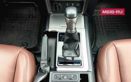 Toyota Land Cruiser Prado 150 рестайлинг 2, 2021 год, 7 700 000 рублей, 17 фотография