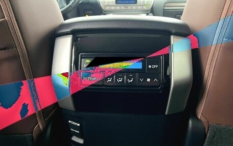 Toyota Land Cruiser Prado 150 рестайлинг 2, 2021 год, 7 700 000 рублей, 22 фотография