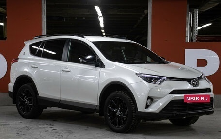 Toyota RAV4, 2019 год, 3 298 000 рублей, 3 фотография