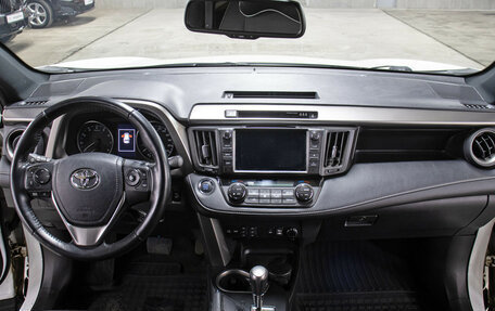 Toyota RAV4, 2019 год, 3 298 000 рублей, 14 фотография