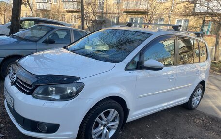 Volkswagen Touran III, 2011 год, 1 330 000 рублей, 2 фотография