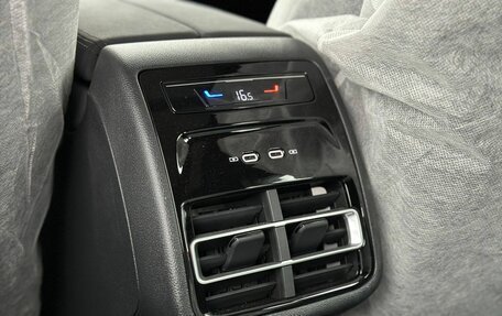 Volkswagen Tiguan, 2025 год, 4 890 000 рублей, 24 фотография