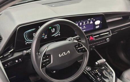 KIA Niro, 2022 год, 2 440 000 рублей, 15 фотография