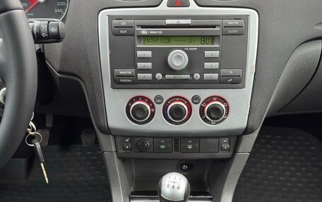 Ford Focus II рестайлинг, 2005 год, 319 000 рублей, 35 фотография