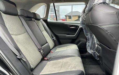 Toyota RAV4, 2025 год, 3 990 000 рублей, 27 фотография