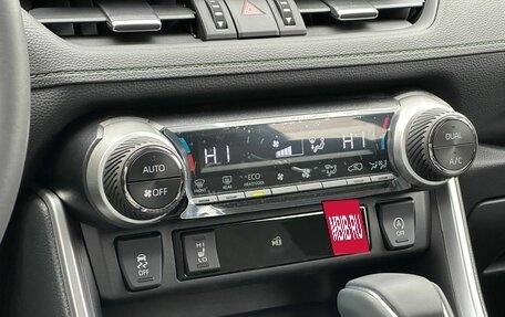 Toyota RAV4, 2025 год, 3 990 000 рублей, 22 фотография