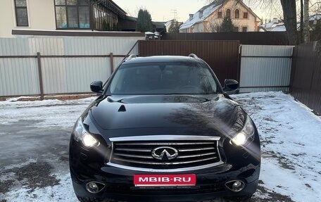 Infiniti FX II, 2013 год, 1 780 000 рублей, 1 фотография
