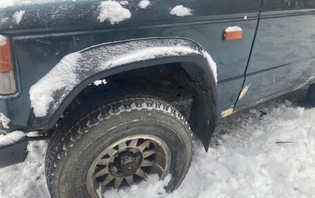 Mitsubishi Pajero III рестайлинг, 1988 год, 150 000 рублей, 3 фотография