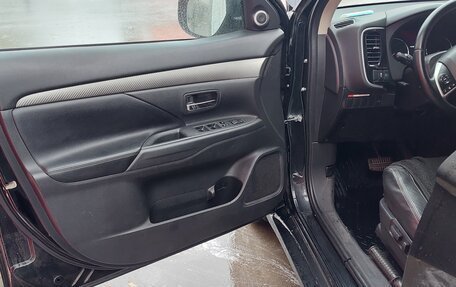 Mitsubishi Outlander III рестайлинг 3, 2012 год, 1 200 000 рублей, 9 фотография