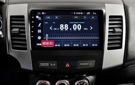 Mitsubishi Outlander III рестайлинг 3, 2010 год, 850 000 рублей, 16 фотография