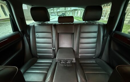 Volkswagen Touareg III, 2005 год, 1 099 000 рублей, 10 фотография