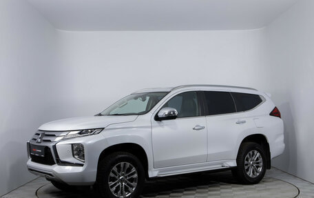 Mitsubishi Pajero Sport III рестайлинг, 2020 год, 4 500 000 рублей, 1 фотография