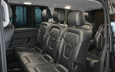 Mercedes-Benz V-Класс, 2019 год, 3 600 000 рублей, 4 фотография