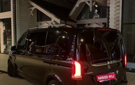 Mercedes-Benz V-Класс, 2019 год, 3 600 000 рублей, 2 фотография