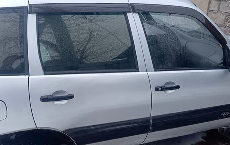 Chevrolet Niva I рестайлинг, 2005 год, 310 000 рублей, 5 фотография