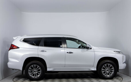 Mitsubishi Pajero Sport III рестайлинг, 2020 год, 4 500 000 рублей, 4 фотография