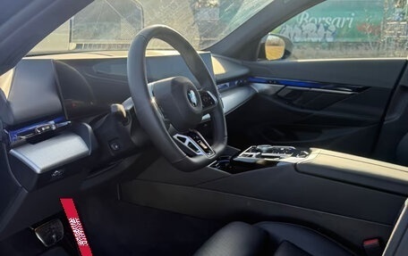 BMW 5 серия, 2024 год, 8 216 000 рублей, 7 фотография