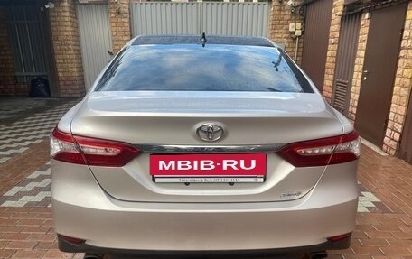 Toyota Camry, 2022 год, 3 800 000 рублей, 1 фотография