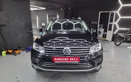 Volkswagen Touareg III, 2016 год, 3 350 000 рублей, 2 фотография